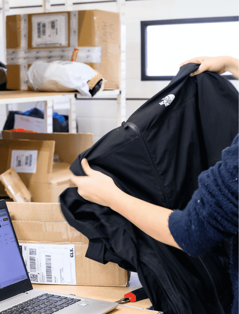 Préparation et emballage d’un colis à envoyer ou déposer au magasin Snowleader Paris pour une réparation Goodloop.