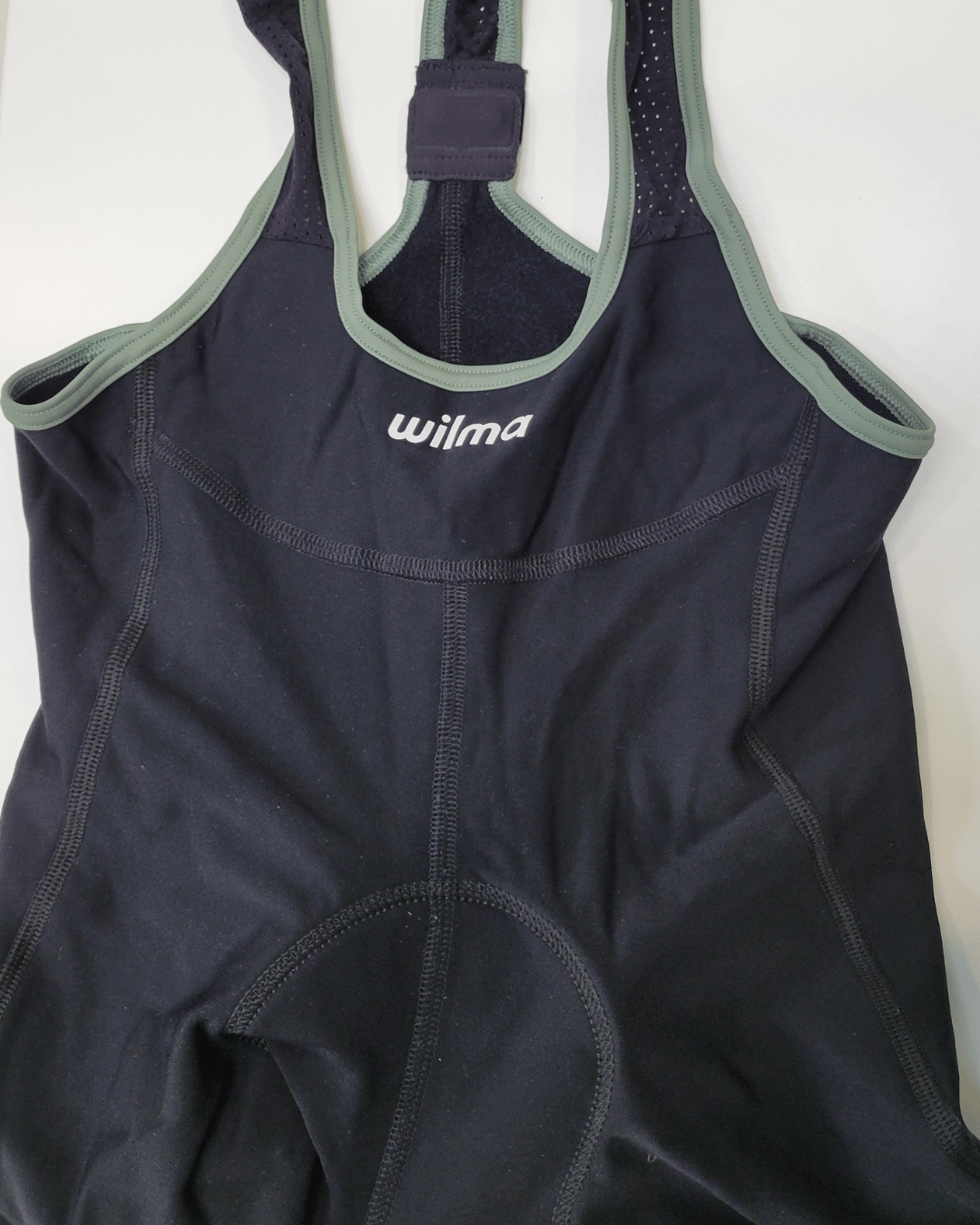 Cuissard de cyclisme réparé avec un nouveau zip, prêt à être réutilisé