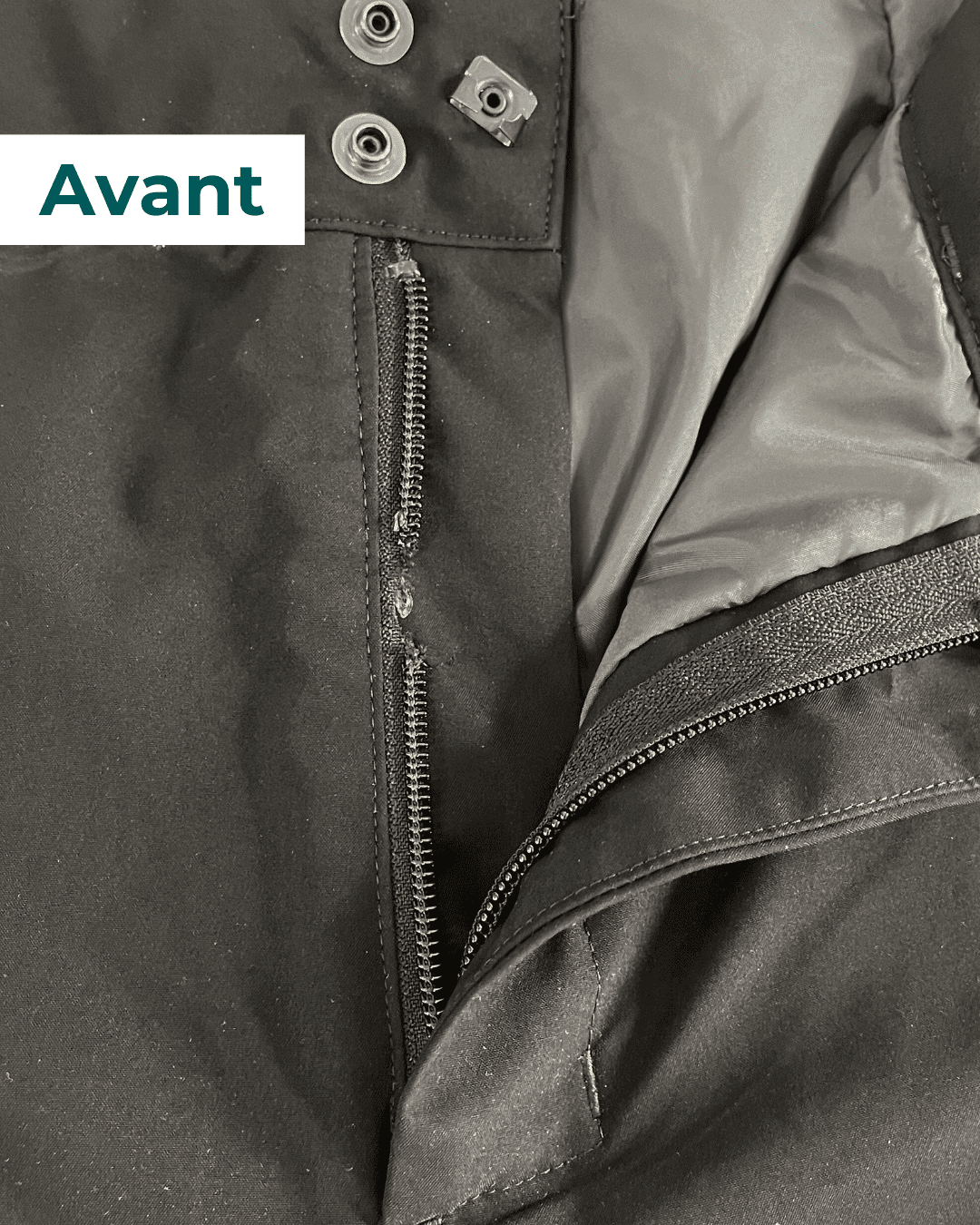 Avant l'intervention : braguette de pantalon cassée et tissu troué nécessitant une réparation complète du zip.