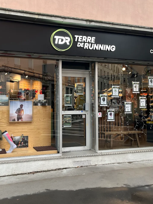 Photo de la vitrine du magasin TDR Part-Dieu point de collecte des réparations Goodloop