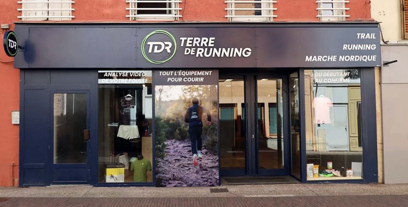 Magasin Terre de Running à Roanne, point de collecte Goodloop pour déposer des équipements de sport à réparer.